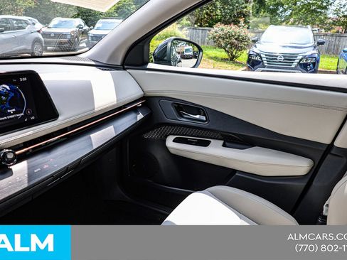 Used 2023 Nissan Ariya FWD image 37