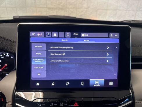 Used 2022 Jeep Compass Limited image 13