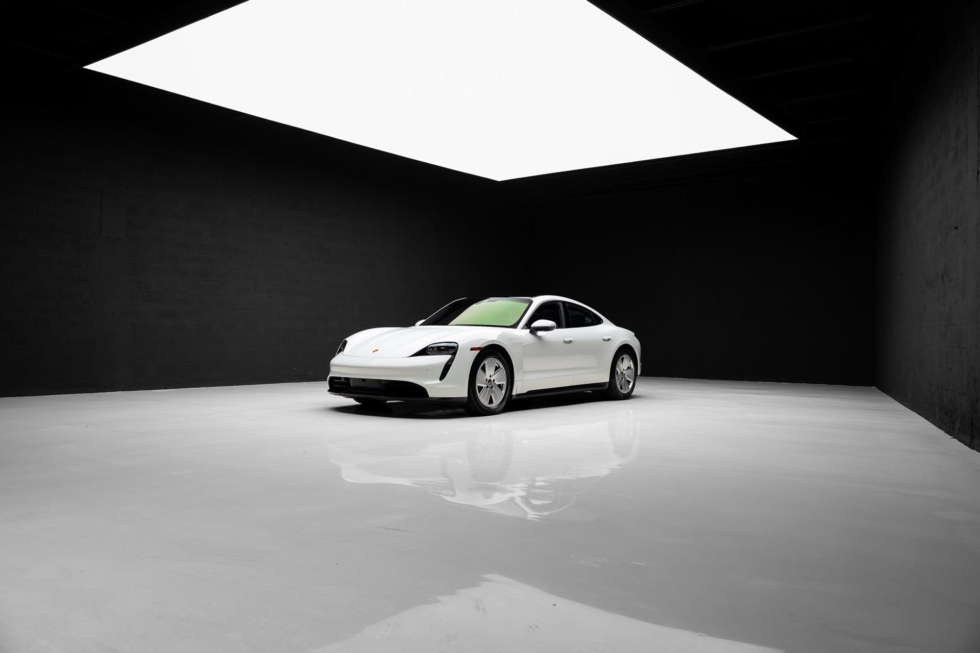 Used 2022 Porsche Taycan RWD image 77