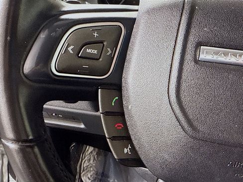 Used 2019 Land Rover Range Rover Evoque SE image 14