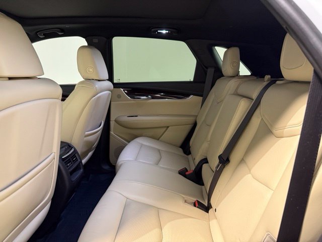 Used 2017 Cadillac XT5 Luxury w/ Driver Awareness Package FWD image 26