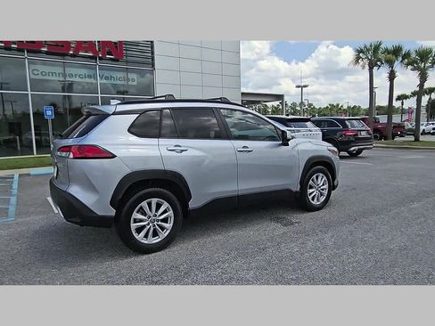 Used 2022 Toyota Corolla Cross LE w/ Moonroof Package FWD image 35