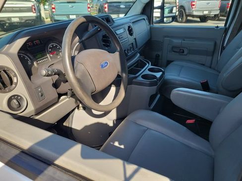 Certified 2019 Ford E-350 and Econoline 350 Super Duty RWD image 3