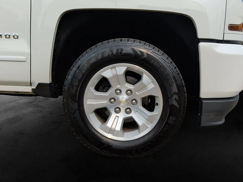 Used 2018 Chevrolet Silverado 1500 LT w/ All Star Edition AWD/4WD image 9