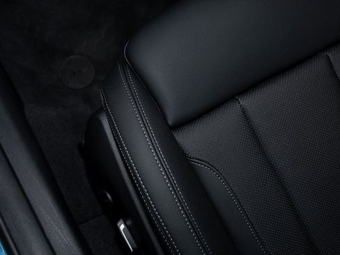 Used 2025 BMW i4 xDrive40i w/ Premium Package image 16