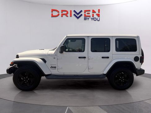 Used 2019 Jeep Wrangler Unlimited Sahara AWD/4WD image 2