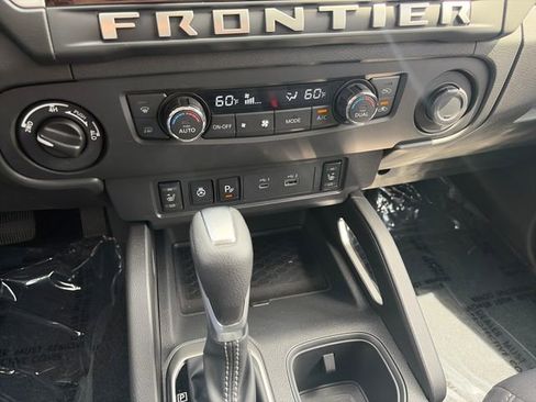 Used 2025 Nissan Frontier SV w/ SV Convenience Package AWD/4WD image 18