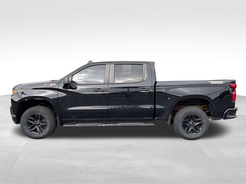Used 2021 Chevrolet Silverado 1500 Custom Trail Boss w/ Midnight Edition AWD/4WD image 9