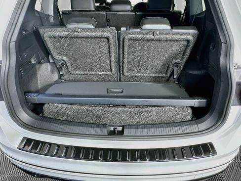 Used 2023 Volkswagen Tiguan SE R-Line FWD image 30