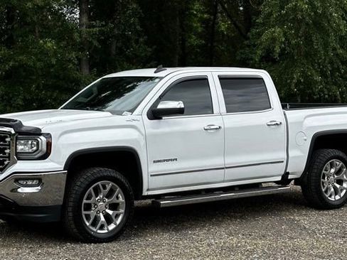 Used 2018 GMC Sierra 1500 SLT w/ SLT Premium Package AWD/4WD image 4