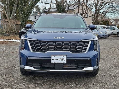 Certified 2025 Kia Sorento S w/ Panoramic Sunroof Package image 2