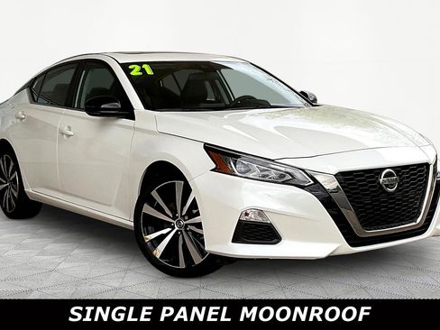 Used 2021 Nissan Altima 2.5 SR w/ SR Premium Package AWD/4WD image 3