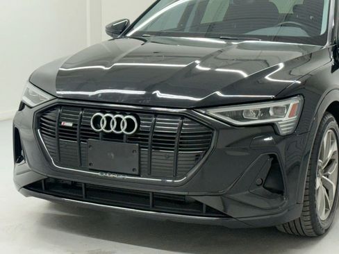 Used 2021 Audi e-tron Premium w/ Black Optic Package image 18