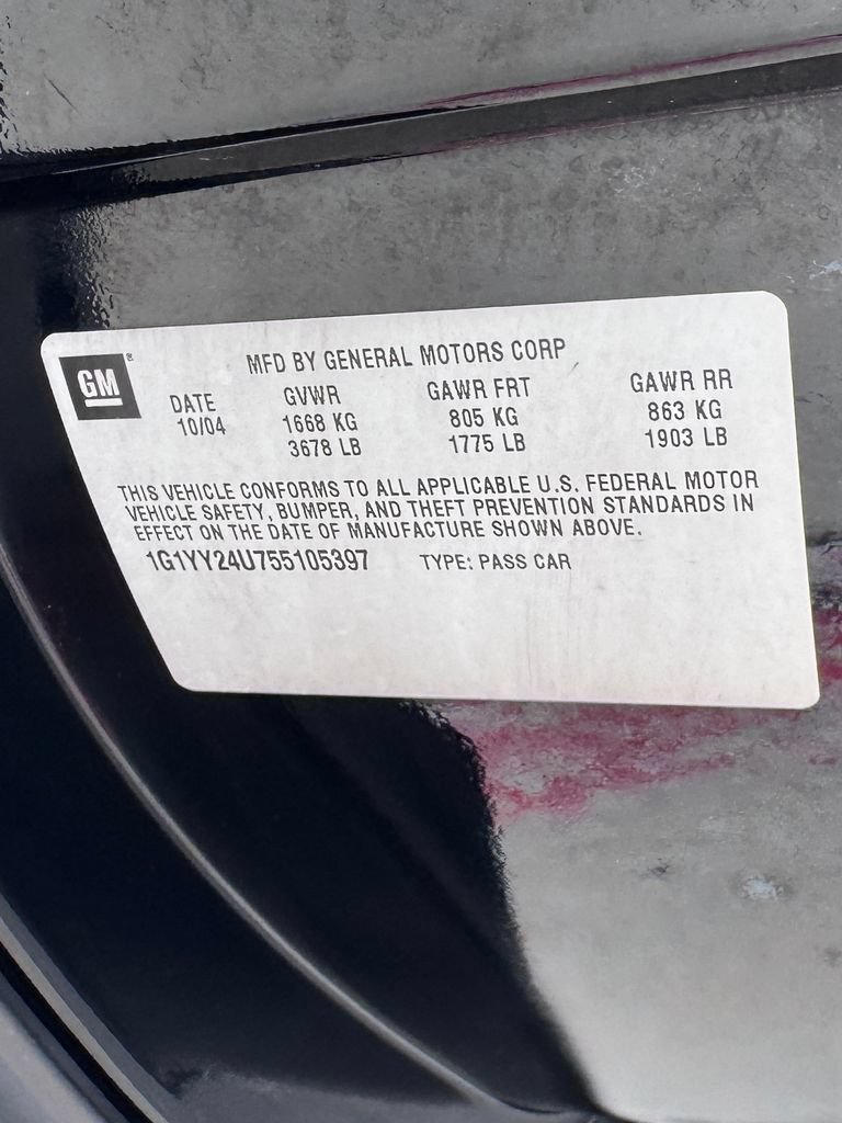 Used 2005 Chevrolet Corvette Coupe w/ Preferred Equipment Group RWD image 32