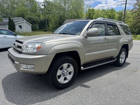 Used 2003 Toyota 4Runner Limited AWD/4WD image 2