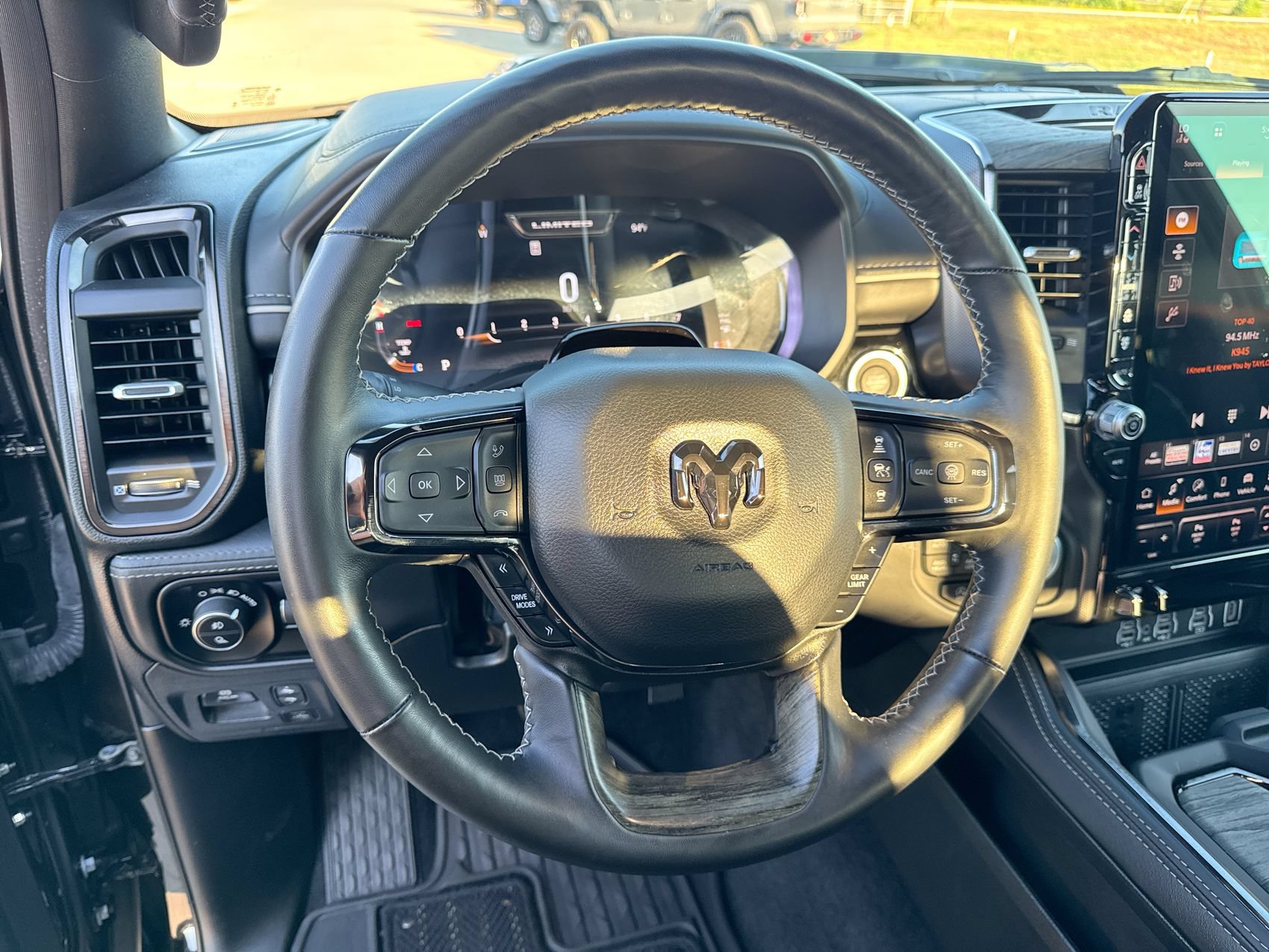 Used 2025 RAM 1500 Limited AWD/4WD image 14