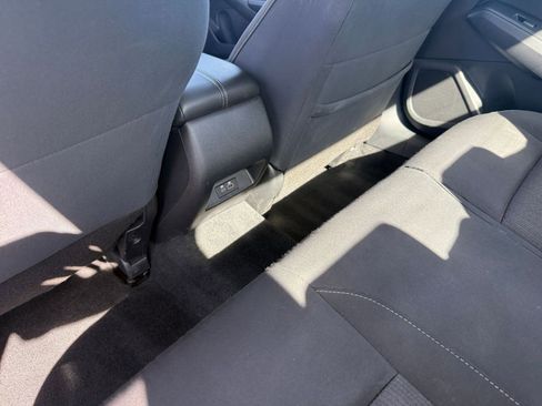 Used 2025 Nissan Altima 2.5 SV image 23