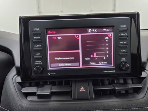 Used 2020 Toyota RAV4 XLE w/ XLE Grade Weather Package AWD/4WD image 21