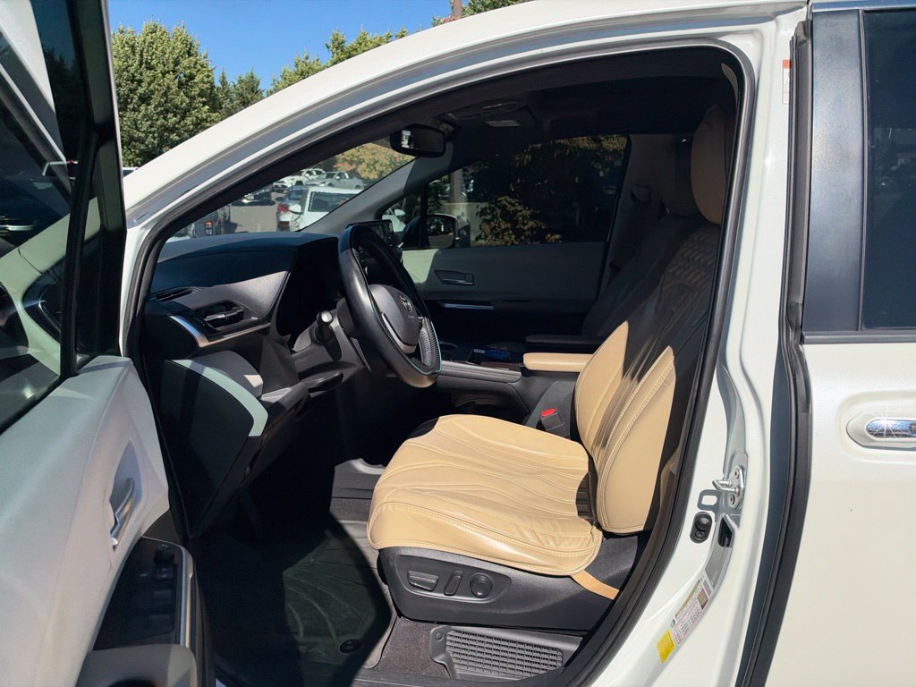 Used 2021 Toyota Sienna XLE FWD image 9