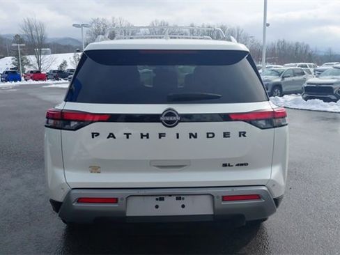 Used 2022 Nissan Pathfinder SL w/ SL Black Package image 5
