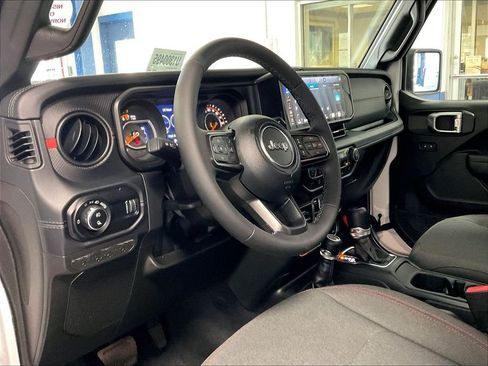 Used 2026 Jeep Gladiator Rubicon AWD/4WD image 8