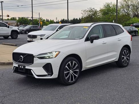 Used 2024 Volvo XC60 B5 Plus w/ Climate Package image 16