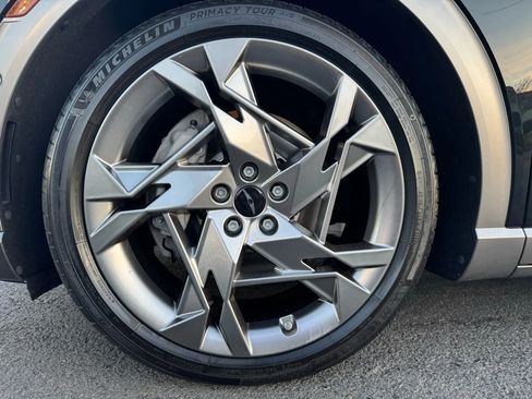 Used 2023 Genesis GV60 Performance image 18