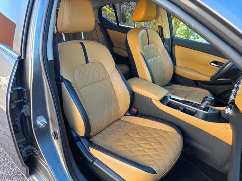 Used 2021 Nissan Sentra SV w/ SV Premium Package image 32