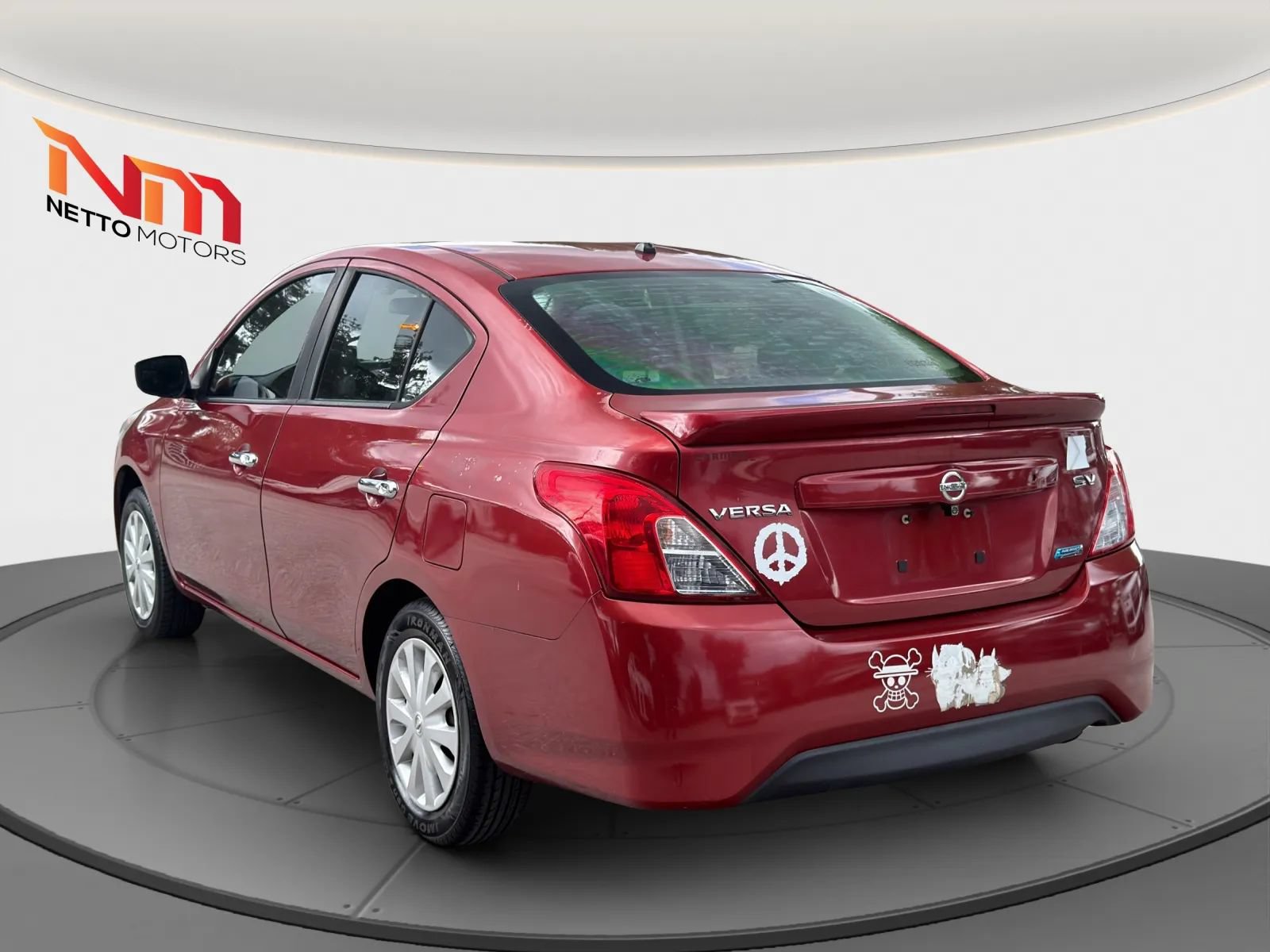 Used 2016 Nissan Versa SV FWD image 3