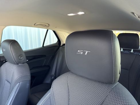 Used 2023 Buick Envision Preferred w/ Sport Touring Package image 12