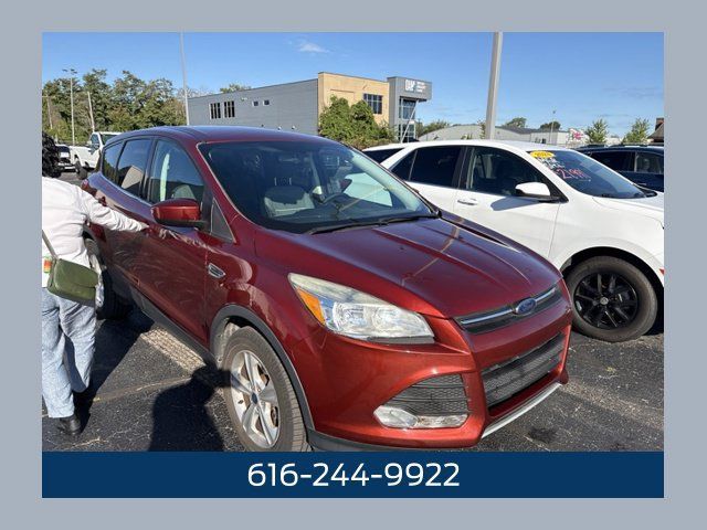 Used 2015 Ford Escape SE AWD/4WD image 1