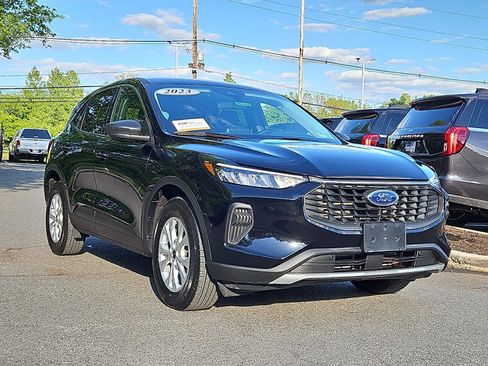 Certified 2023 Ford Escape Active AWD/4WD image 2