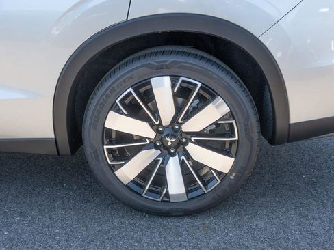 New 2025 Mitsubishi Outlander AWD image 16