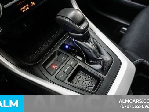 Used 2020 Toyota RAV4 LE FWD image 38