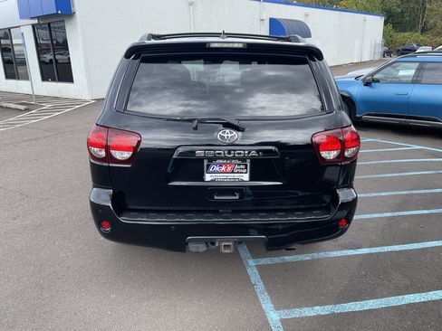Used 2018 Toyota Sequoia TRD Sport AWD/4WD image 4