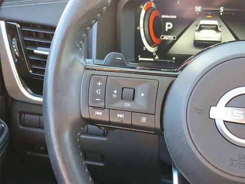 Used 2024 Nissan Rogue SL w/ SL Premium Package image 21