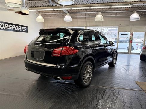 Used 2014 Porsche Cayenne Diesel Platinum Edition image 9