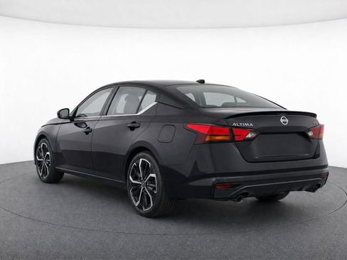 Used 2024 Nissan Altima 2.5 SR FWD image 8