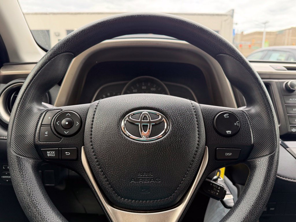 Used 2015 Toyota RAV4 XLE AWD/4WD image 7