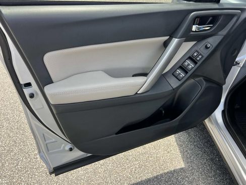 Used 2017 Subaru Forester 2.5i Limited image 10
