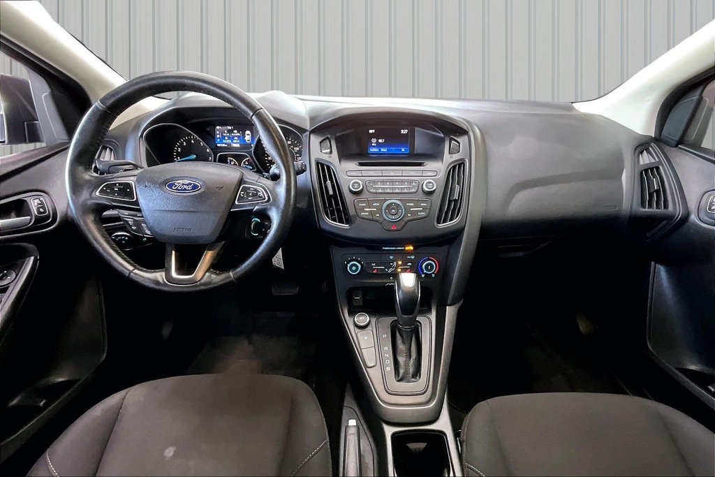 Used 2016 Ford Focus SE w/ SE Sport Package FWD image 7