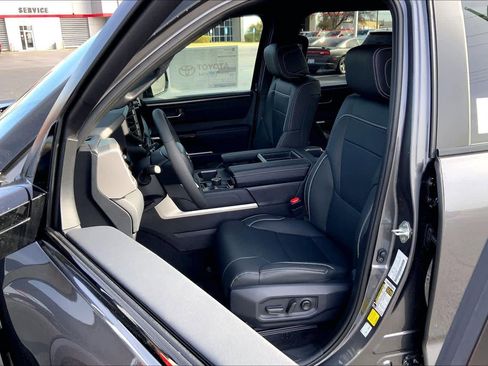 New 2026 Toyota Tundra Limited AWD/4WD image 9