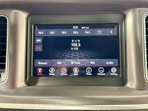 Used 2019 Dodge Charger SXT RWD image 14