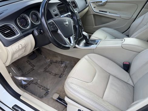 Used 2013 Volvo S60 T5 image 16