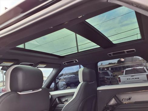 Used 2024 Land Rover Range Rover Sport Dynamic SE image 13