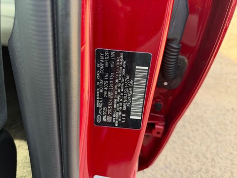 Used 2025 Hyundai Elantra Limited image 29