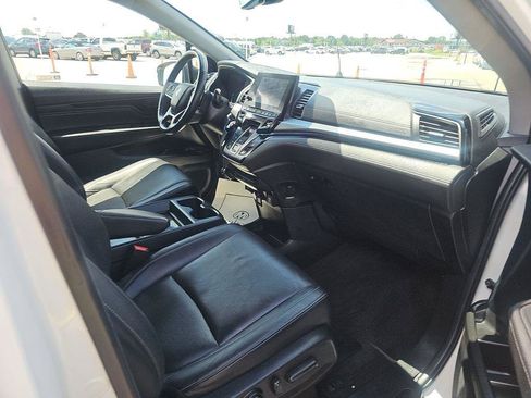 Used 2024 Honda Odyssey Touring image 12