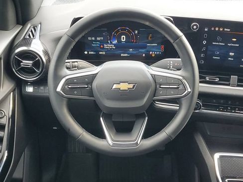 Used 2025 Chevrolet Equinox LT w/ Safety and Technology Package AWD/4WD image 13