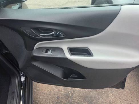 Used 2018 Chevrolet Equinox LT FWD image 25