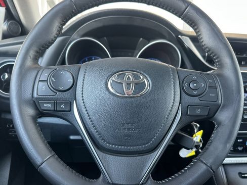 Used 2017 Toyota Corolla iM w/ Carpet Mat Package FWD image 22